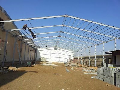 هناجر ومستودعات سندويش بانل
يعد حداد الهناجر و المستودعات من أبرز الأعمال الإنشائية التي تشرف على تنفيذها أفضل مؤسسة  في   الرياض والمنطقة الجنوبية في تركيب الهناجر والمستودعات والابواب وشبابيك 